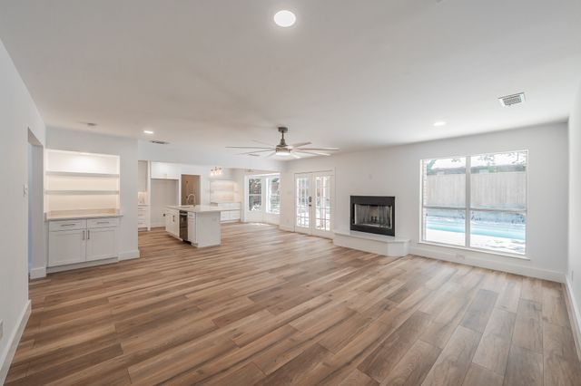 2815 Perkins Road, Arlington, TX 76016