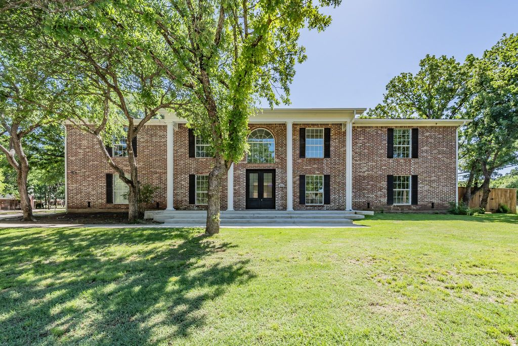 2815 Perkins Road, Arlington, TX 76016