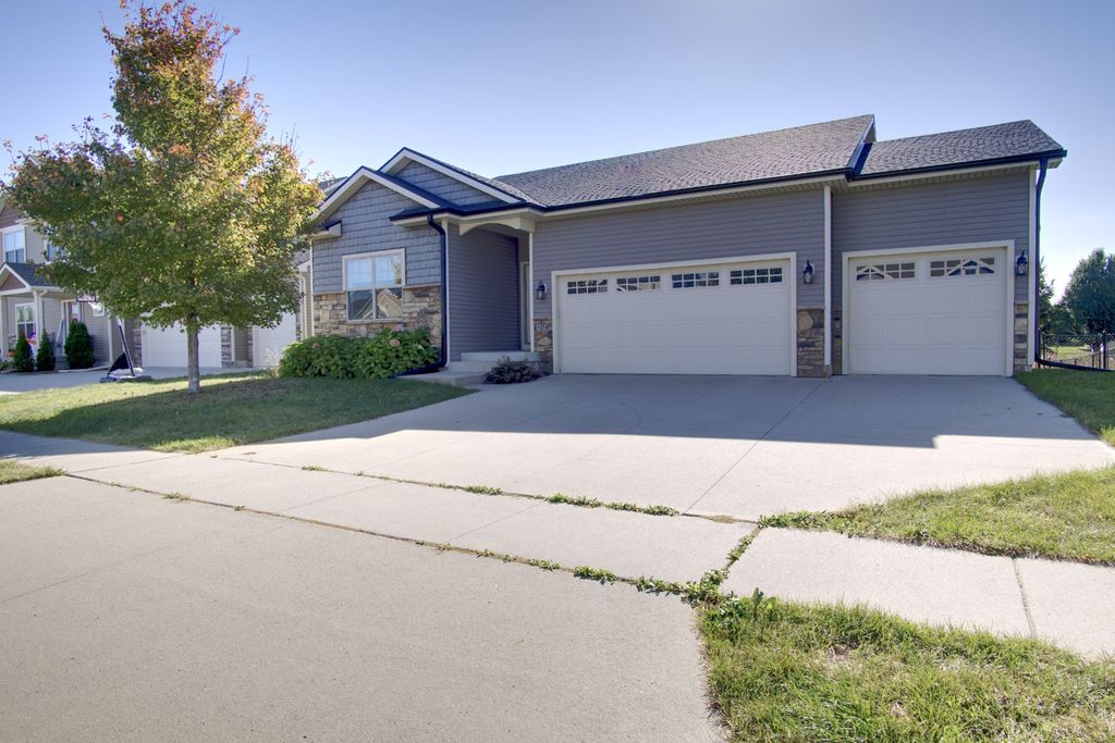 508 SE 17th Street, Grimes, IA 50111