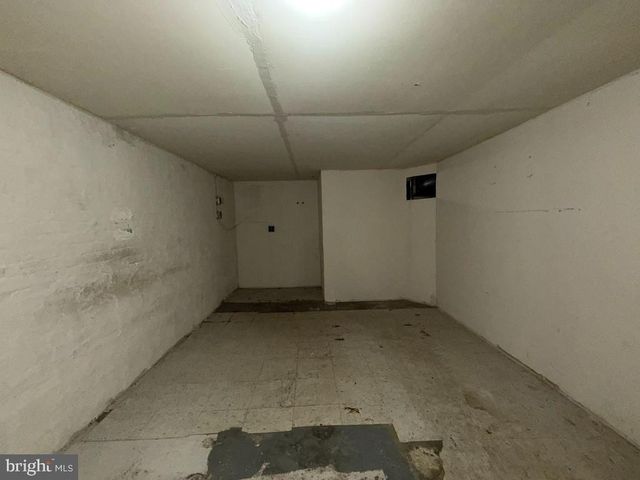 33 N KRESSON ST, Baltimore, MD 21224