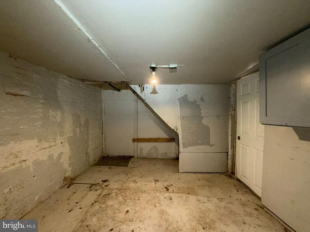 33 N KRESSON ST, Baltimore, MD 21224