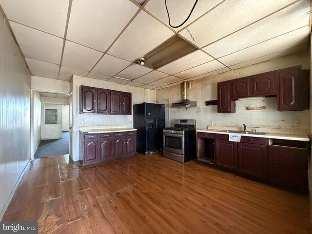 33 N KRESSON ST, Baltimore, MD 21224