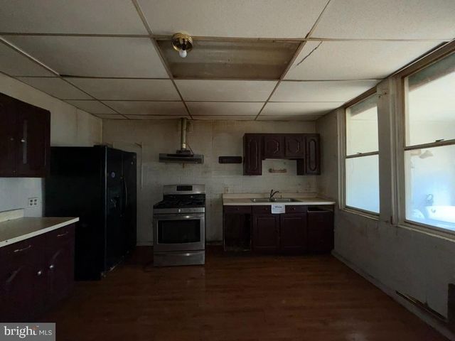 33 N KRESSON ST, Baltimore, MD 21224