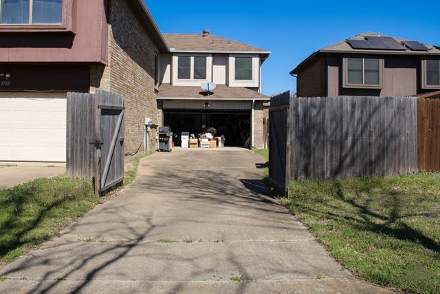 720 Cresent Drive, Desoto, TX 75115