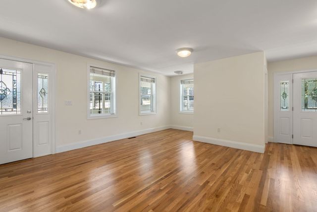 62 Redfield St 62, Boston, MA 02122