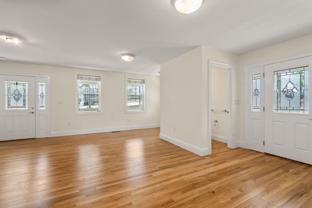 62 Redfield St 62, Boston, MA 02122