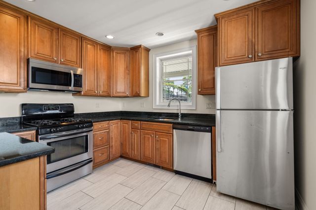 62 Redfield St 62, Boston, MA 02122