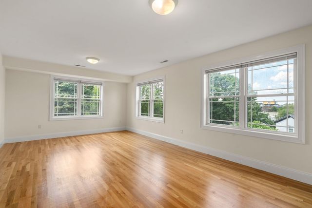 62 Redfield St 62, Boston, MA 02122