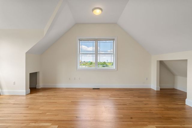 62 Redfield St 62, Boston, MA 02122