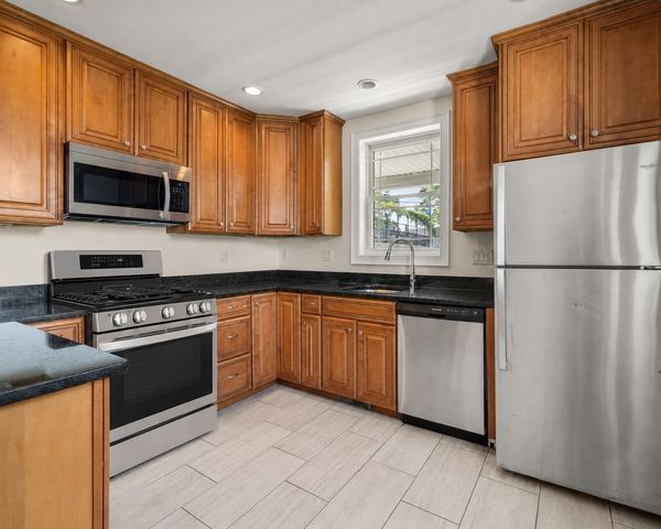 62 Redfield St 62, Boston, MA 02122