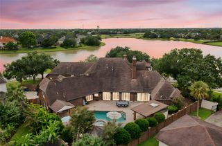 2619 Lakecrest Drive, Pearland, TX 77584