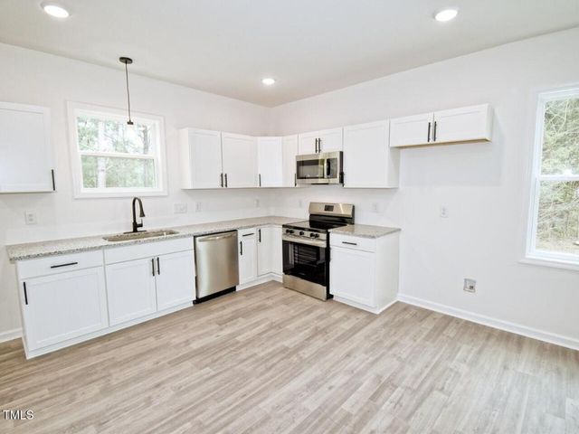 48 S Grace Way Lane, Henderson, NC 27537