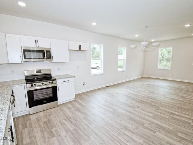 48 S Grace Way Lane, Henderson, NC 27537