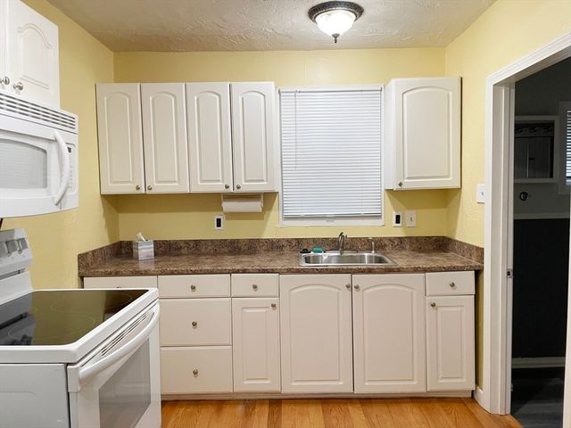 48 Linden St 1, Salem, MA 01970