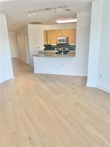 325 E Paces Ferry Road NE 502, Atlanta, GA 30305