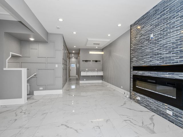 7305 S Sangamon Street, Chicago, IL 60621