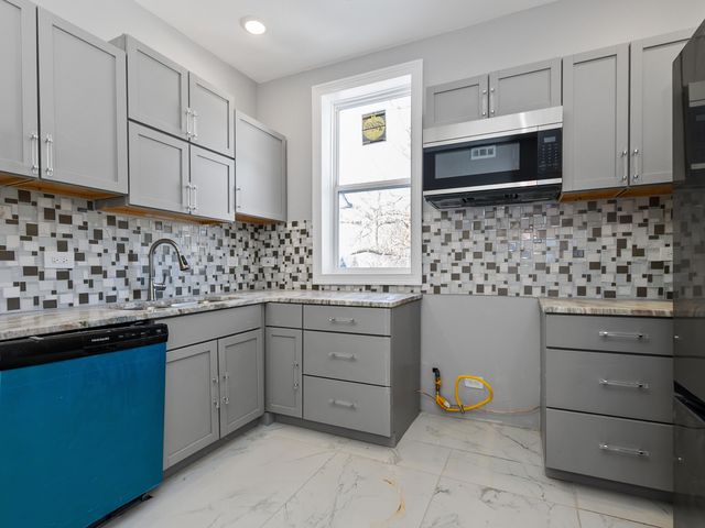 7305 S Sangamon Street, Chicago, IL 60621