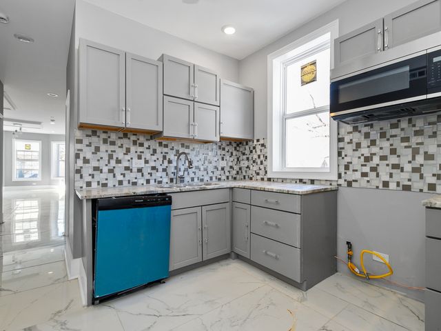 7305 S Sangamon Street, Chicago, IL 60621