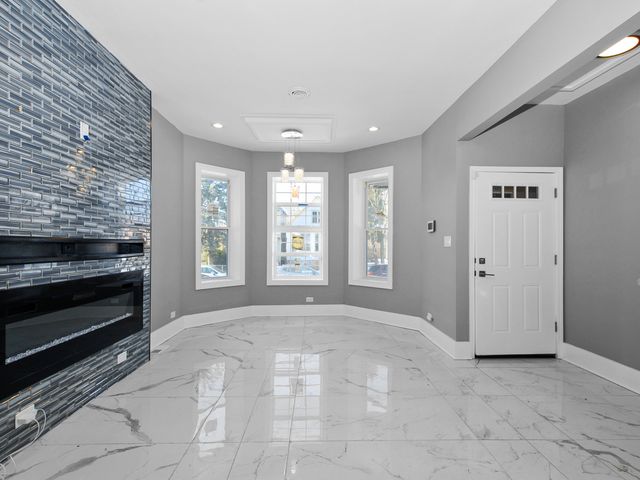 7305 S Sangamon Street, Chicago, IL 60621