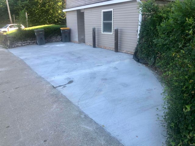 600 E 1st Street, Bloomington, IN 47401