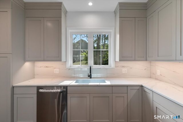 410 Alba Avenue, Bridgeport, CT 06606