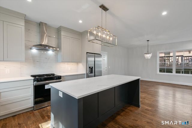 410 Alba Avenue, Bridgeport, CT 06606