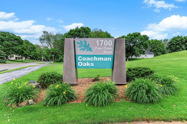 1700 Four Oaks Road 331, Eagan, MN 55121