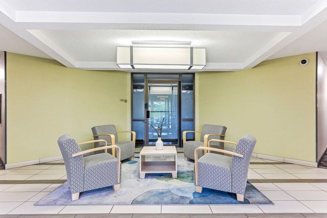 1700 Four Oaks Road 331, Eagan, MN 55121