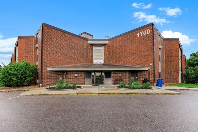 1700 Four Oaks Road 331, Eagan, MN 55121