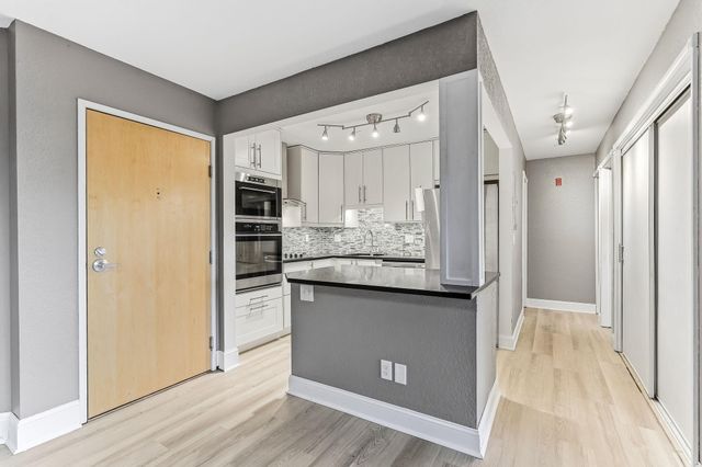 1700 Four Oaks Road 331, Eagan, MN 55121