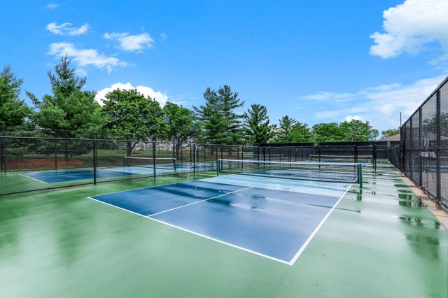 1700 Four Oaks Road 331, Eagan, MN 55121