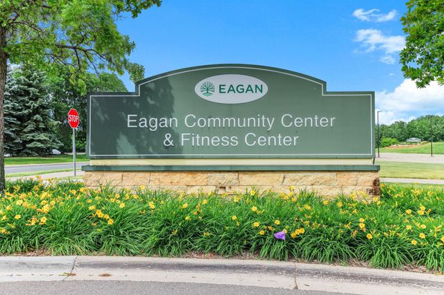 1700 Four Oaks Road 331, Eagan, MN 55121