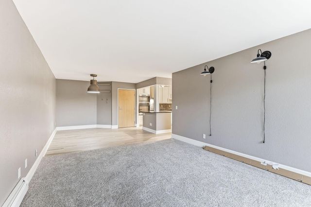 1700 Four Oaks Road 331, Eagan, MN 55121