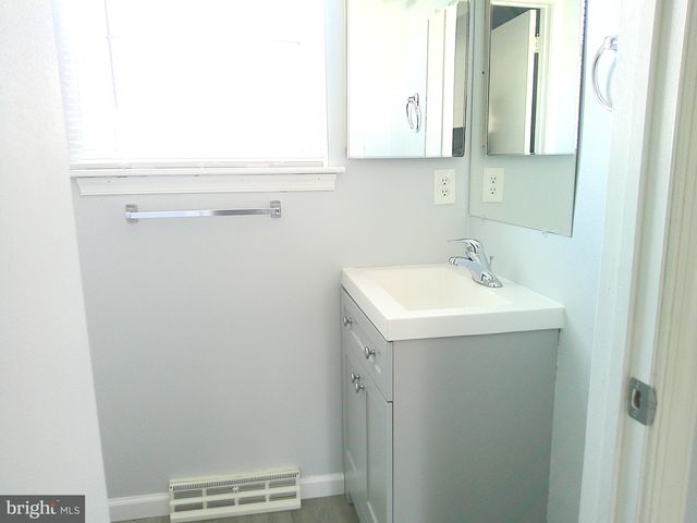 5121 W WOODMILL DR, Wilmington, DE 19808