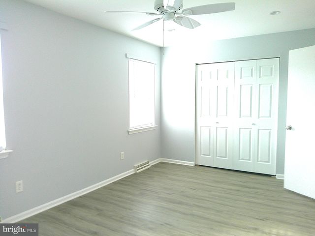 5121 W WOODMILL DR, Wilmington, DE 19808