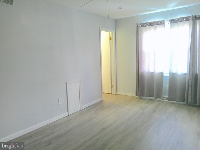 5121 W WOODMILL DR, Wilmington, DE 19808