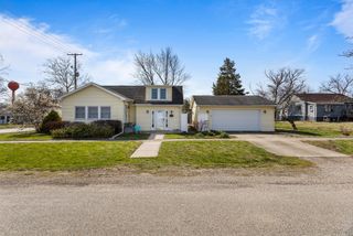 205 E Front Street, Fisher, IL 61843