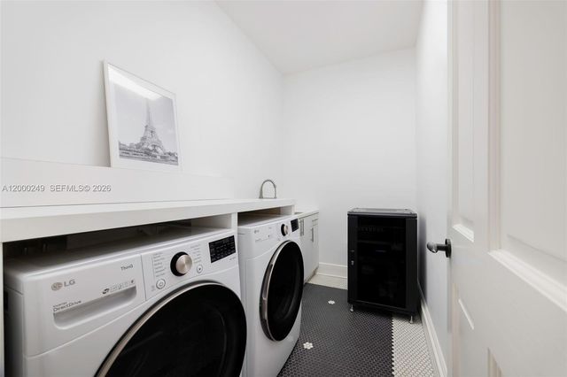 475 Amalfi Ave, Coral Gables, FL 33146