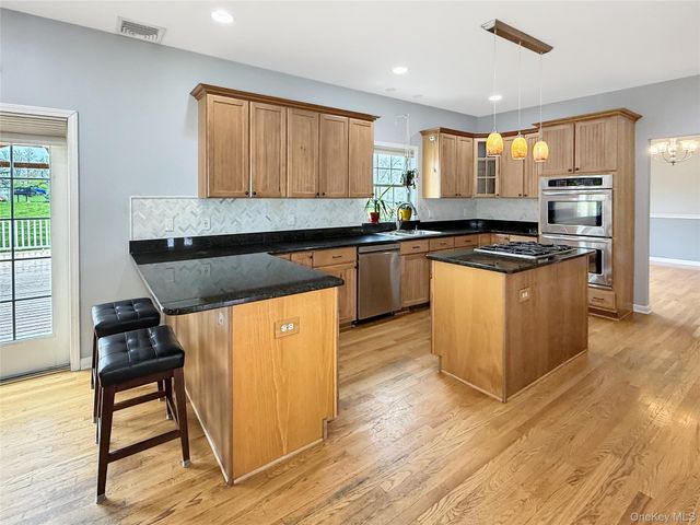 343 North Avenue, Pleasant Valley, NY 12569
