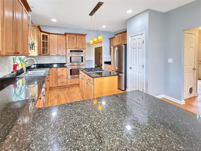 343 North Avenue, Pleasant Valley, NY 12569