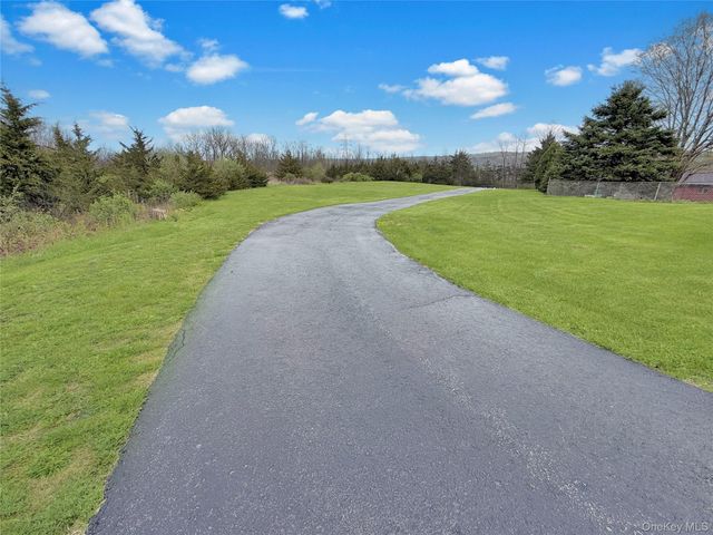 343 North Avenue, Pleasant Valley, NY 12569