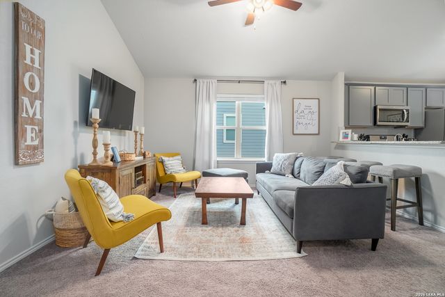 822 Hickory Trl, San Antonio, TX 78245