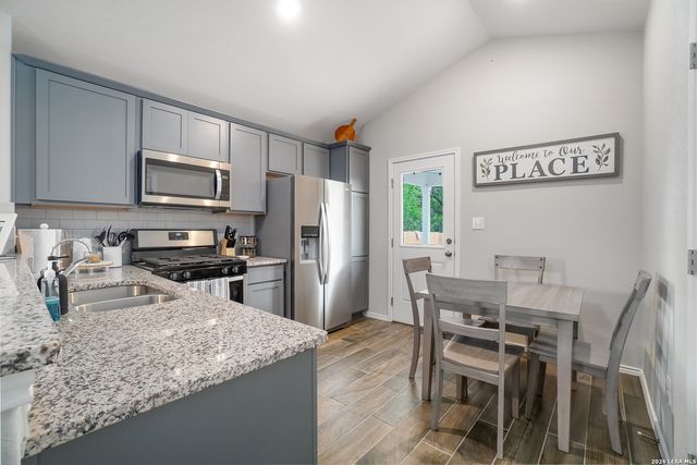 822 Hickory Trl, San Antonio, TX 78245