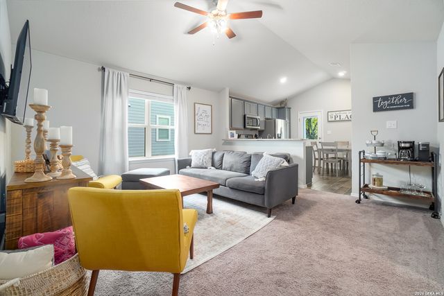 822 Hickory Trl, San Antonio, TX 78245