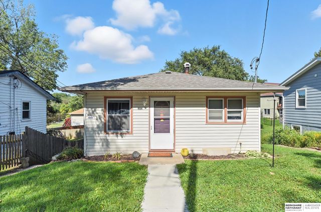 904 N 12th Street, Plattsmouth, NE 68048