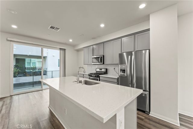 18443 Montage, Northridge, CA 91324