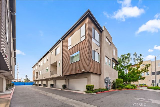 18443 Montage, Northridge, CA 91324