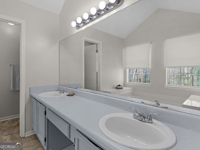 40 Salem Court, Mcdonough, GA 30252