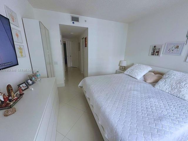 701 Brickell Key Blvd 2309, Miami, FL 33131