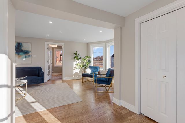 606 S York Street, Elmhurst, IL 60126